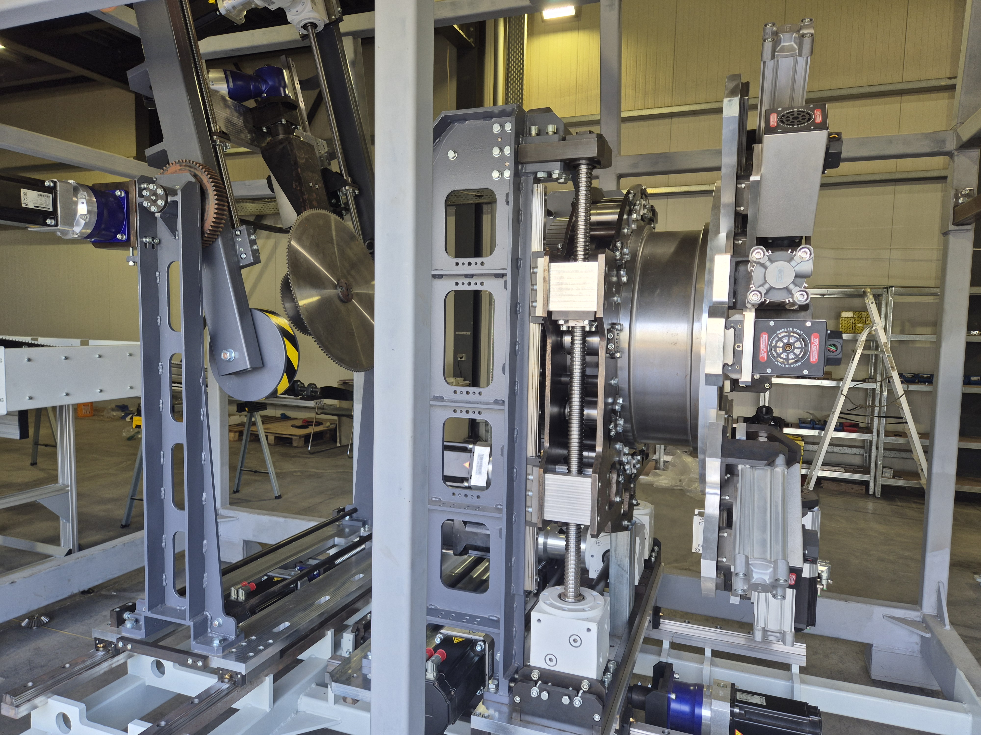 Fully Automatic Production line for aluminun frames